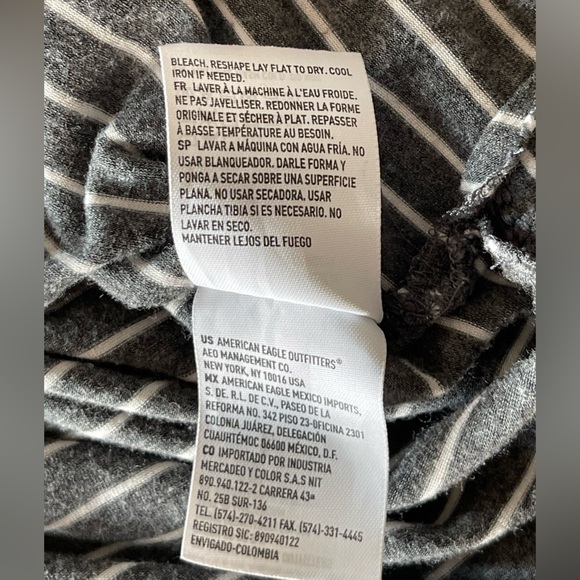 American Eagle Soft & Sexy Long-Sleeve V-Neck - Size Small - Picture 13 of 14